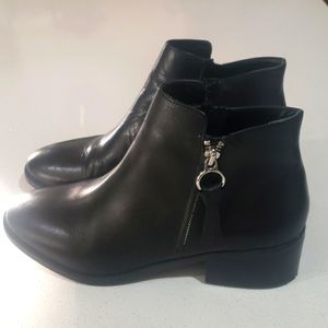 Steve Madden Black Ankle boots women size 8.5
